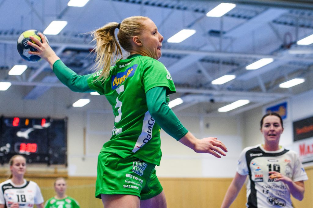 181220 Skurus Mathilda Lundström under handbollsmatchen i SHE mellan Skuru och VästeråsIrsta den 20 december 2018 i Stockholm.
Foto: Simon Hastegård / Bildbyrån / Cop 118