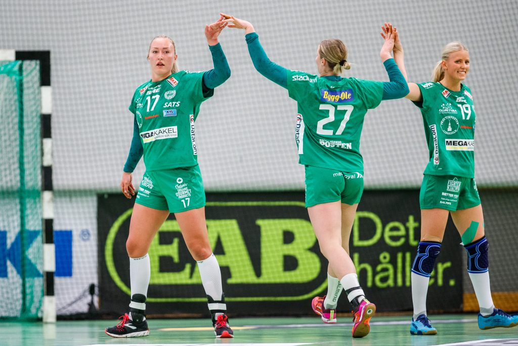 190513 Skurus Jenny Södrén, Ulrika Olsson  och Daniela De Jong jublar under final 1 i SHE mellan Skuru och Sävehof den 13 maj 2019 i Stockholm.
Foto: Andreas L Eriksson / Bildbyrån / kod AE / Cop 106