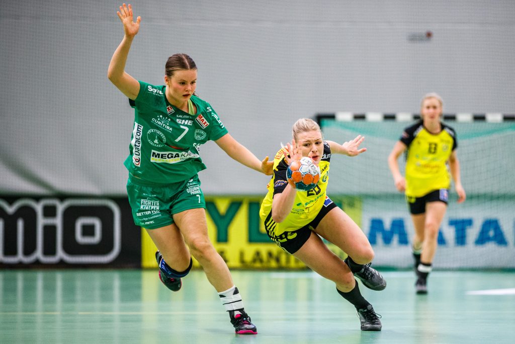 190513 Skurus Elin Hansson och Sävehofs Tilda Olsson under final 1 i SHE mellan Skuru och Sävehof den 13 maj 2019 i Stockholm.
Foto: Andreas L Eriksson / Bildbyrån / kod AE / Cop 106
