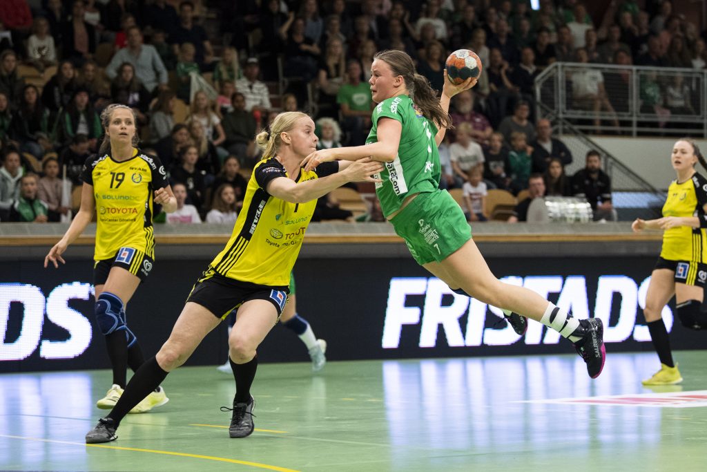 190519 Sävehofs Elin Karlsson och Skurus Elin Hansson under final 3 i SHE mellan Skuru och Sävehof den 19 maj 2019 i Stockholm.
Foto: Jesper Zerman / BILDBYRÅN / Cop 234