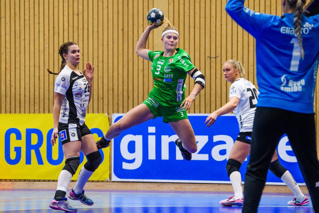 181220 Skurus Cornelia Dahlström under handbollsmatchen i SHE mellan Skuru och VästeråsIrsta den 20 december 2018 i Stockholm.
Foto: Simon Hastegård / Bildbyrån / Cop 118