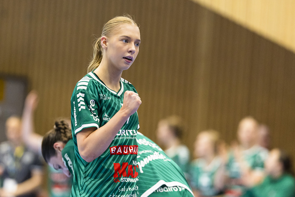 241116 Skurus Hanna Lundvall jublar under handbollsmatchen i Handbollsligan dam mellan Skuru och Ystads IF den 16 november 2024 i Stockholm. Foto: Andreas Sandström / BILDBYRÅN / Cop 104 / AS0099