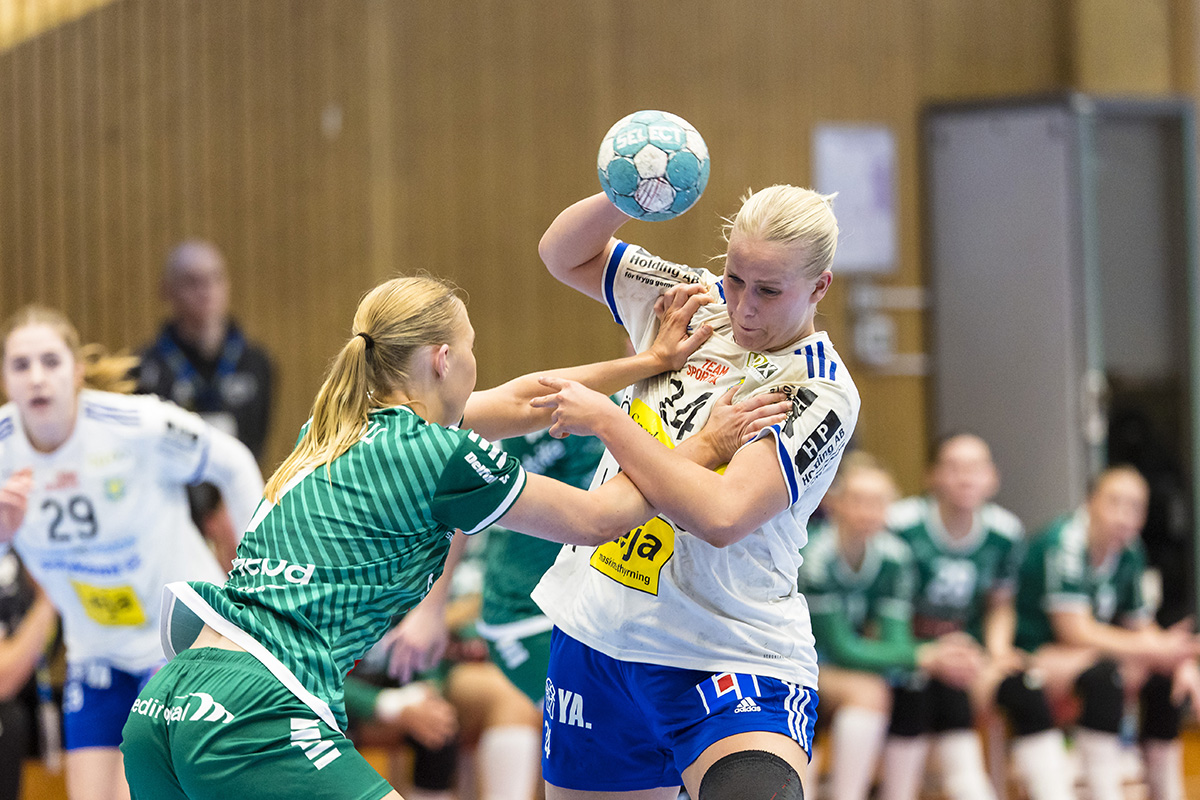241116 Ystads IFs Maja Persson under handbollsmatchen i Handbollsligan dam mellan Skuru och Ystads IF den 16 november 2024 i Stockholm.