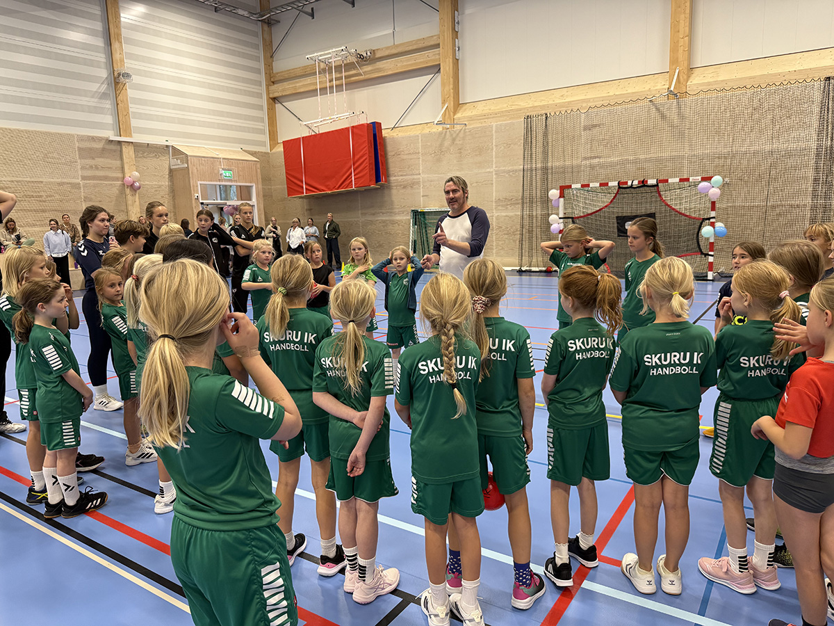 Invigning av Ektorpshallen