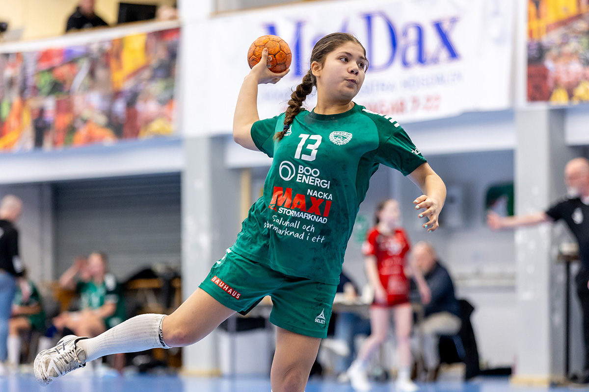 Matilda Davoust i F16 i bäst i Öst