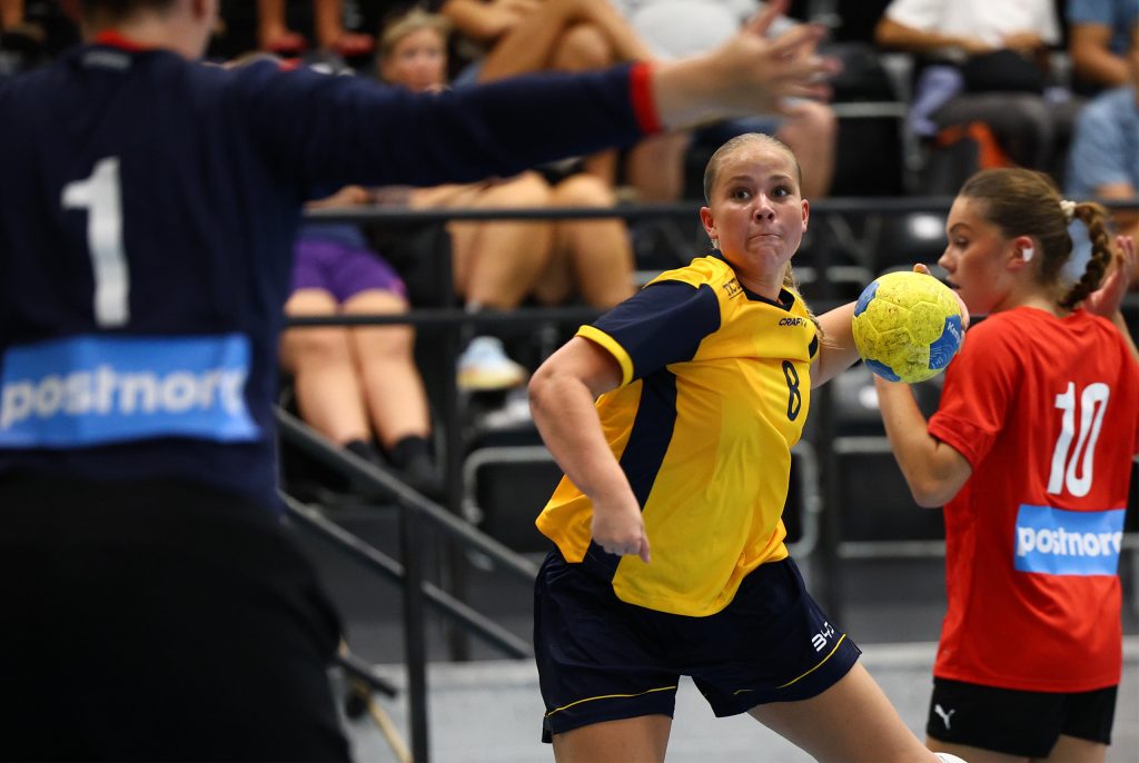 Scandinavian Open: Isabella Herlitz redo för U18-VM efter förlust och seger i genrepet