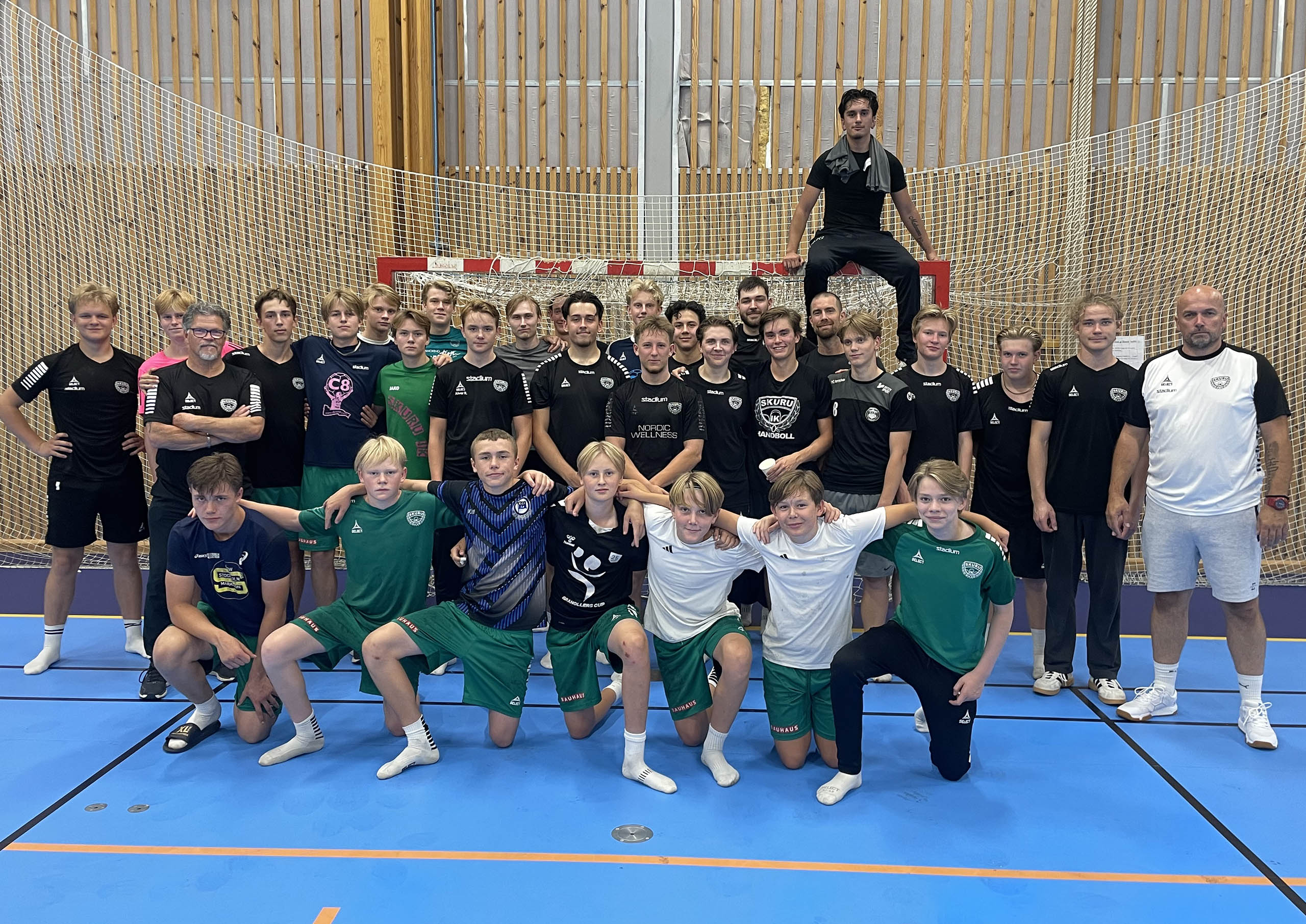Skurus herrtrupp på träningsläger i augusti 2026