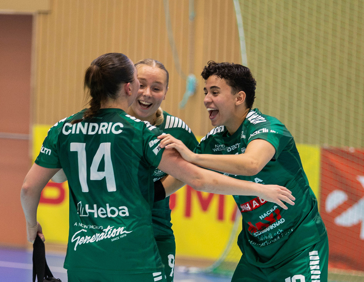 Elin Cindric grattas till matchens lirare mot Höör